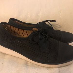 Natural soul black shoes